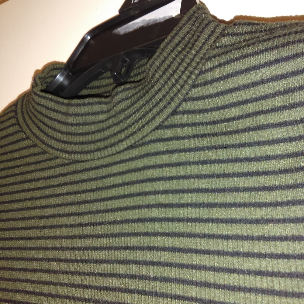 Heart&Hips mock turtle neck green/black body suit